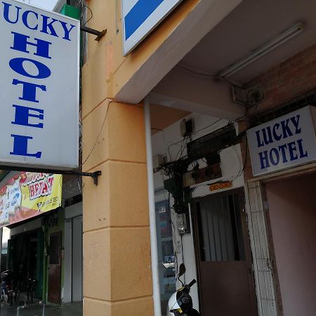 Lucky Budget Hotel @ Nilai Kültér fotó